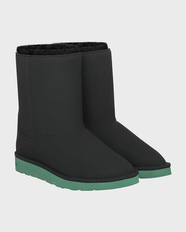 Black vegan boots with green sole – ethical and warm