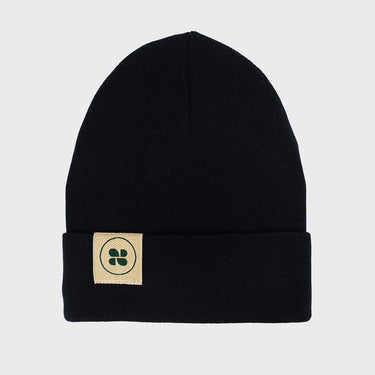 Cruelty-free black winter beanie – cosy and sustainable