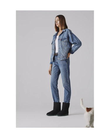 Plant-based black boots with green sole – ethical choice