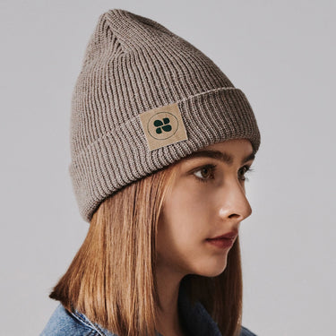 Beige beanie crafted from recycled materials – eco-friendly style