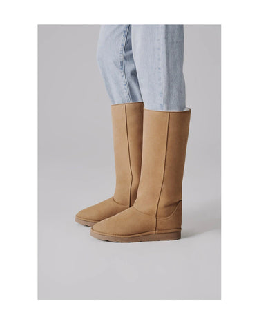 Sustainable beige knee-high vegan boots with Faux Fur details