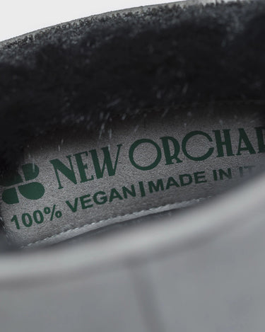 Sustainable grey ugg-like boots – eco and vegan