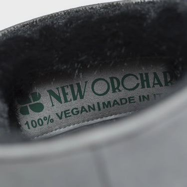 Vegan suede light grey ankle shoes with warm lining