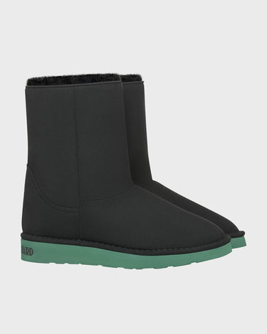 Vegan ugg-like boots in black with green sole – cruelty-free and unique